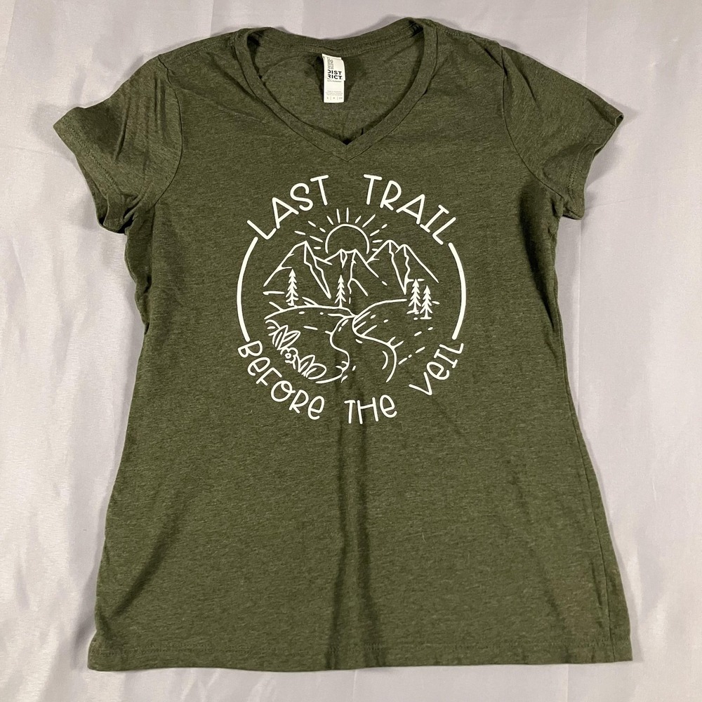 District Shirt Womens Small Green Last Trail Before The Veil Graphic Tee‎ Hiking